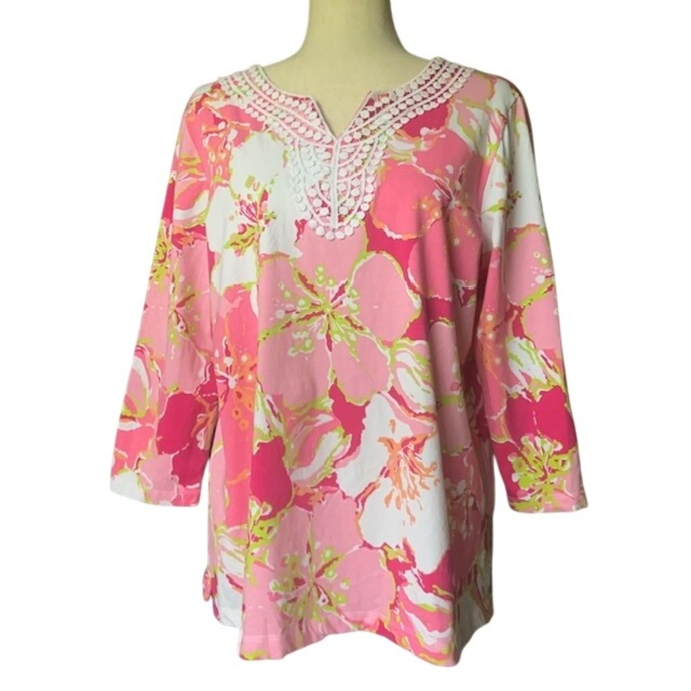 Coastal Preppy Chic Floral Tunic Top M Embroidered Neckline Palm Beach Blouse
